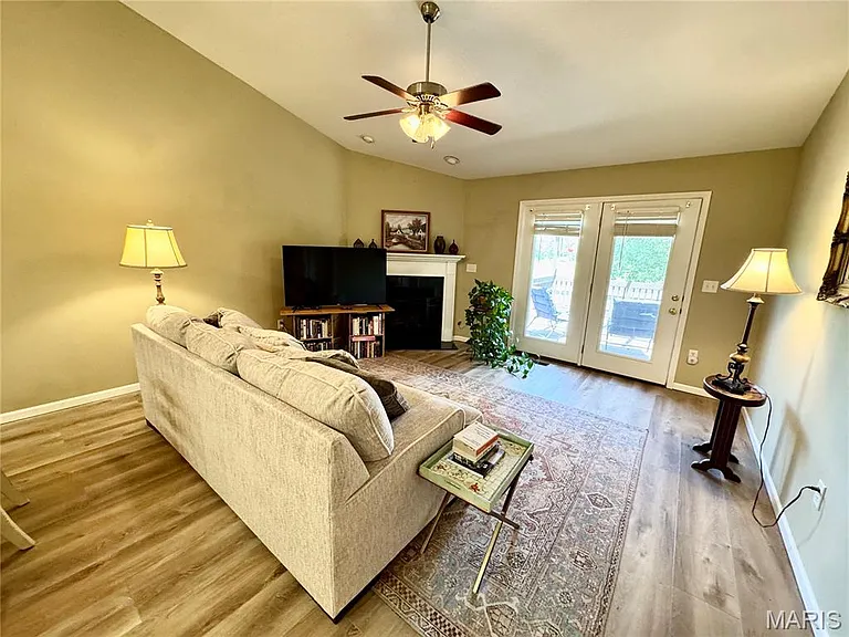 10955 Kentfield Dr — Photo 7