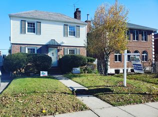 7535 185th St, Fresh Meadows, NY 11366