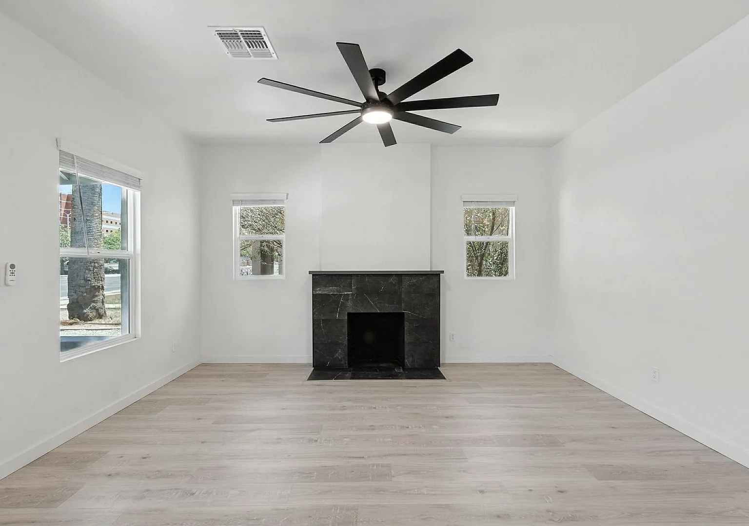 840 E. 6th St. — Photo 2