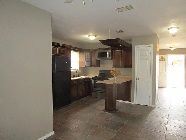 1455 Timber Valley Dr — Photo 8