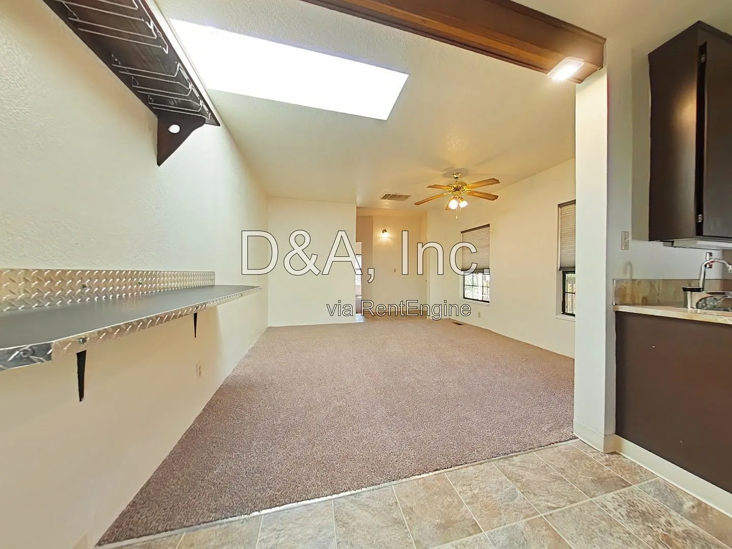 3 bed, 1.0 bath, 895 sqft, $2,395 — Photo 3