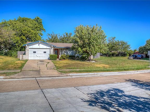 2nd image of 1401 High Meadow Cir