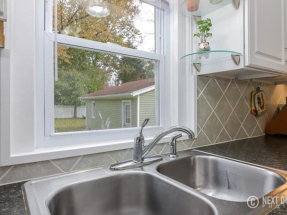 3rd image of 357 Woodward St