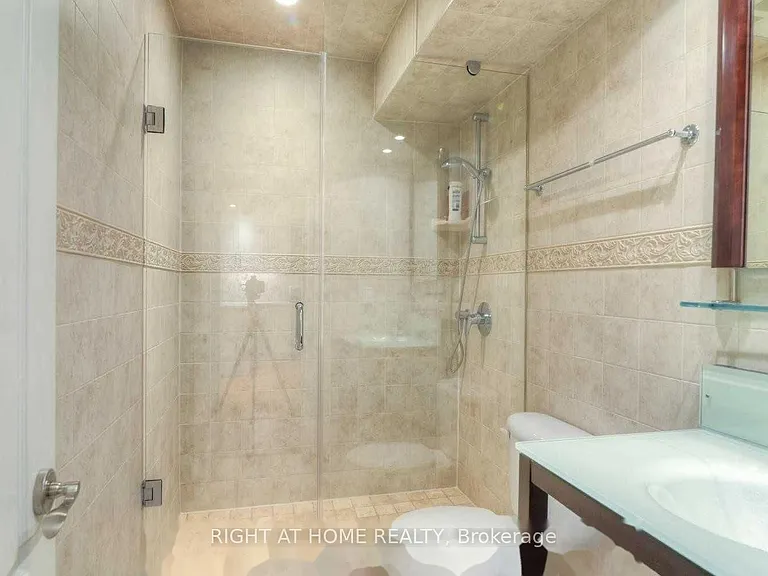 142 Ner Israel Dr #LOWER — Photo 15