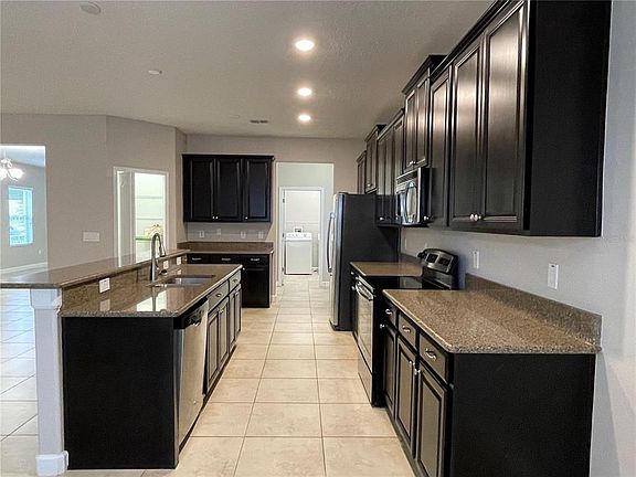 5th image of 15168 Evergreen Oak Loop