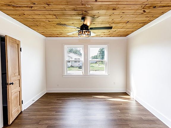 5th image of 554 N Airline Ave
