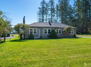 1932 Zylstra Rd, Oak Harbor, WA 98277