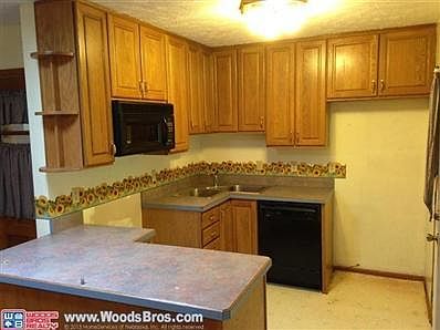 3rd image of 6707 Leighton Ave