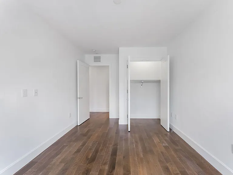 372 9th Luxury Rentals — Photo 53