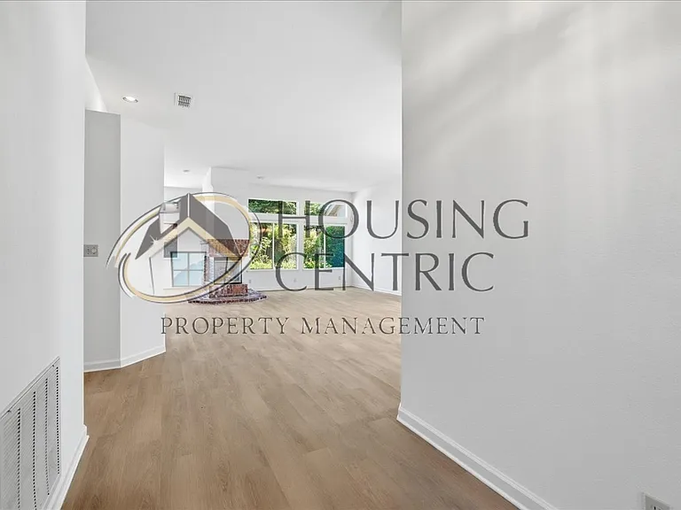108 Pembury Way — Photo 5