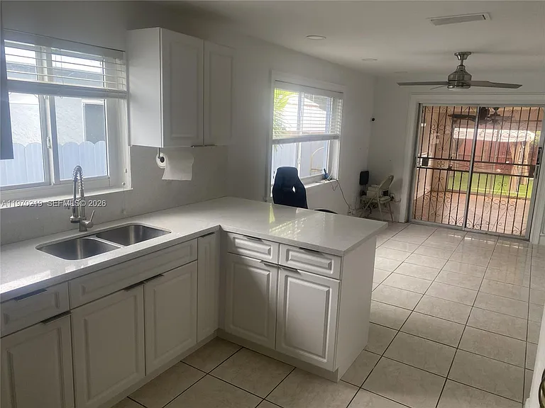 3251 SW 67th Ave — Photo 10