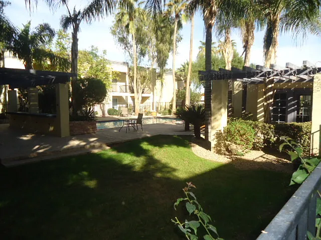 740 W Elm St #251 — Photo 2