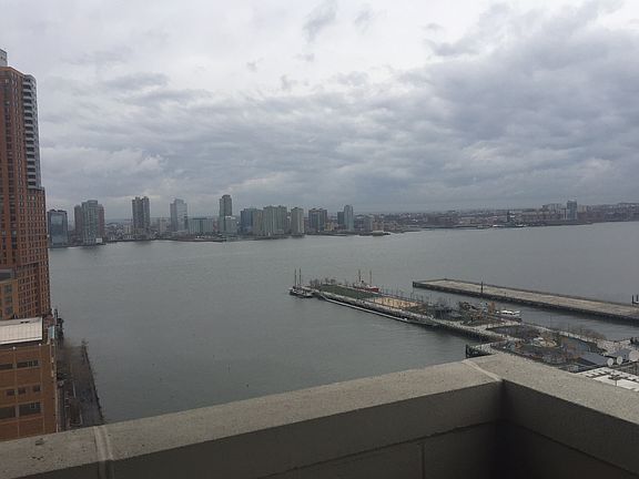 3rd image of 310 Greenwich St APT 23J