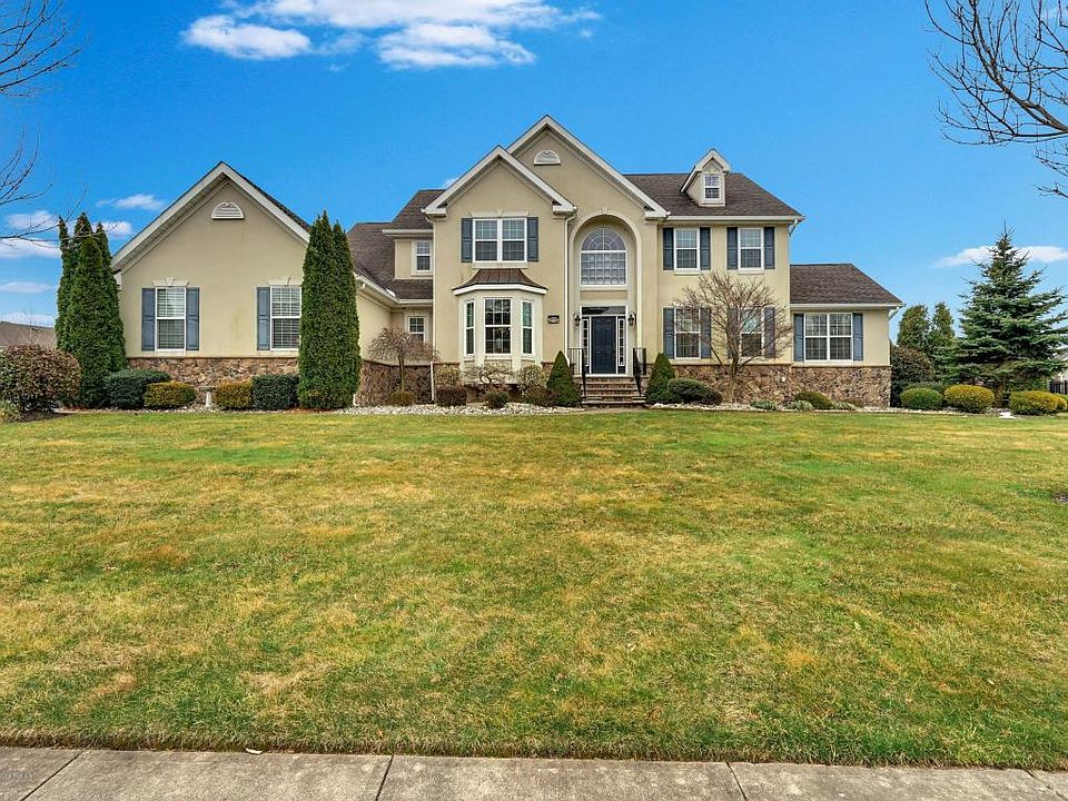 1st image of 1833 Charlton Cir