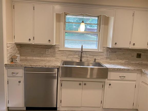 5th image of 311 Brookcrest Dr