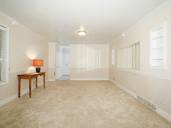 4th image of 768 Crestview Dr
