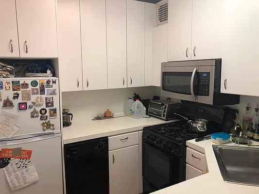 Rented by B Gans Management | media 21