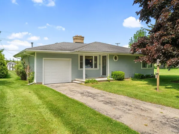 5760 Union St, Lexington, MI 48450