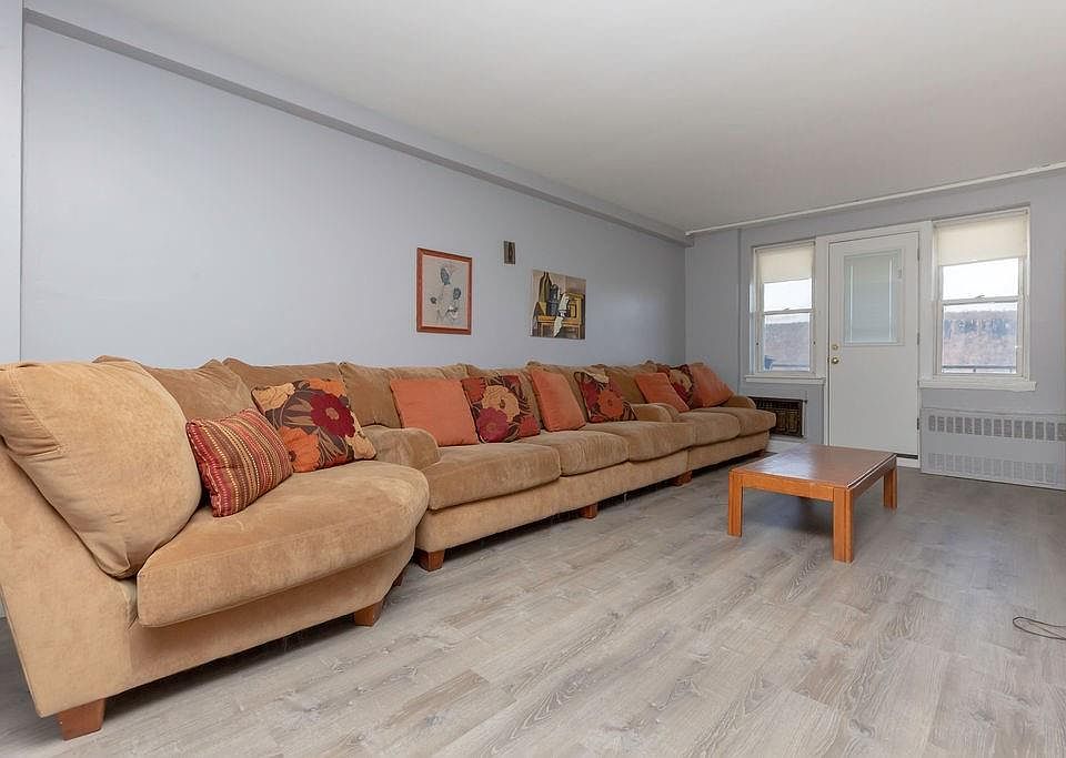 1st image of 709 Warburton Avenue #6C