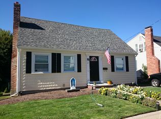 8 Chesbrough Rd, West Roxbury, MA 02132