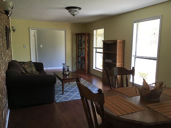 4th image of 514 White Oak Dr