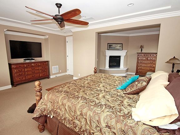 3rd image of 5126 Branding Iron Pl