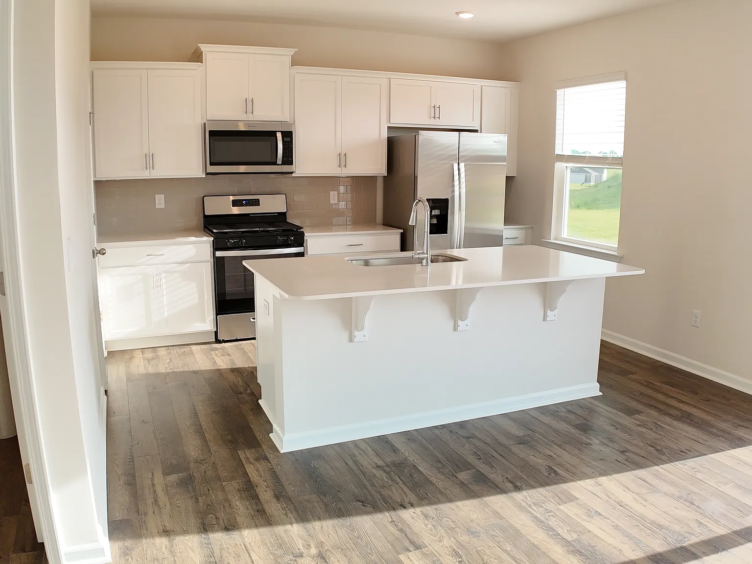 4 bed, 2.5 bath, 2175 sqft, $2,000 — Photo 3