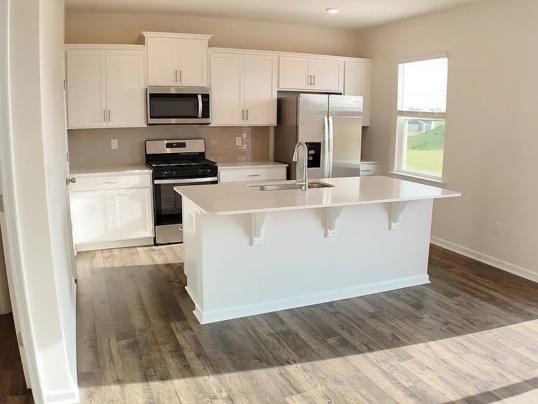 969 Pineland Dr — Photo 3
