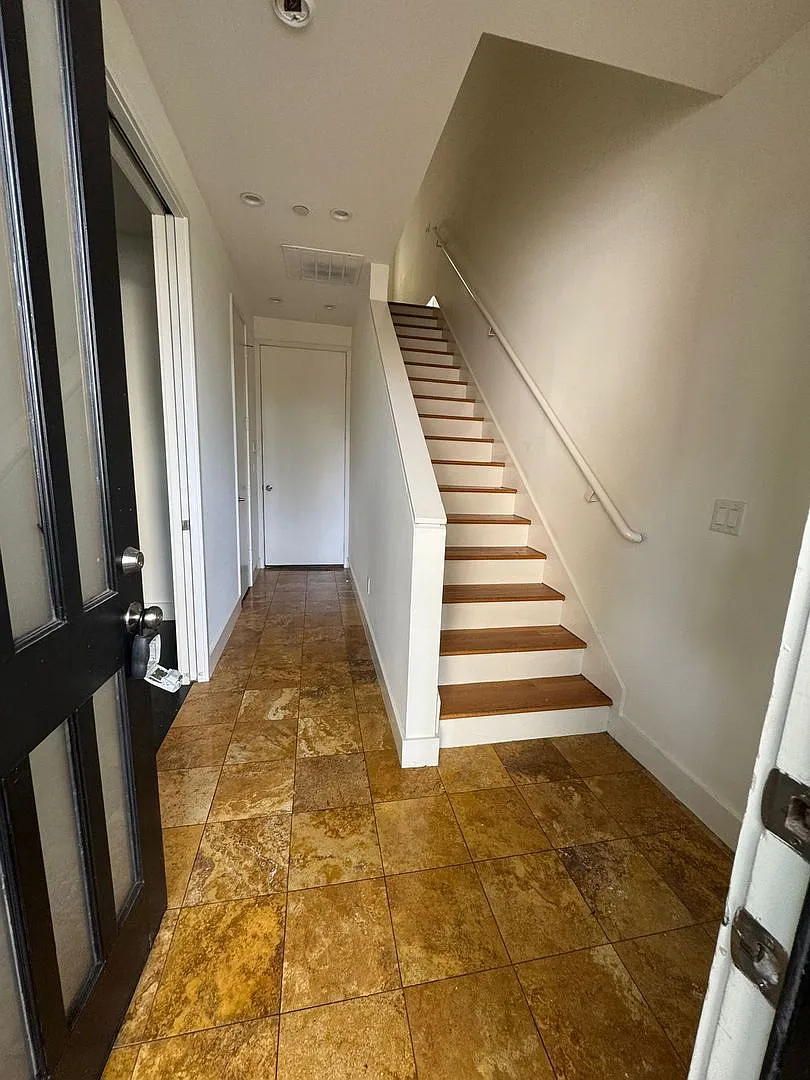 1600 N Haskell Ave — Photo 3