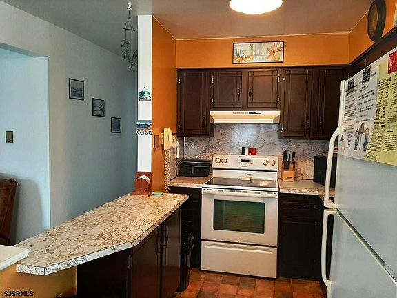 5th image of 3841 Asbury Ave APT 1