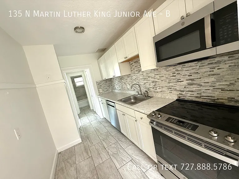 135 N Martin Luther King Junior Ave #B — Photo 2