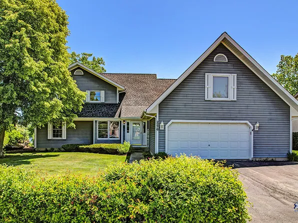 2276 High Point Dr, Lindenhurst, IL 60046