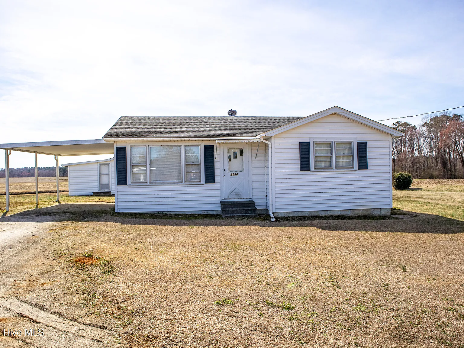 2 bed, 1.0 bath, 760 sqft, $1,000 — Photo 2