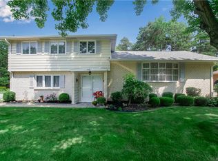 1400 Stainton Rd, Lake View, NY 14085