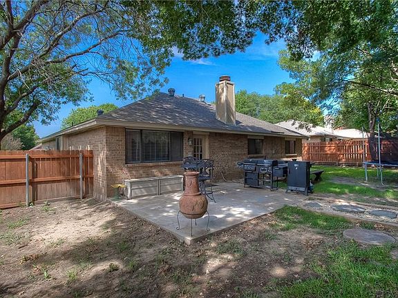 5th image of 10236 Lone Pine Ln