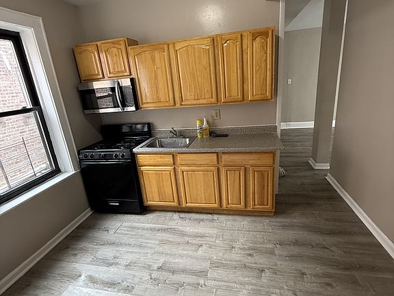 4th image of 441 Mount Prospect Ave #7