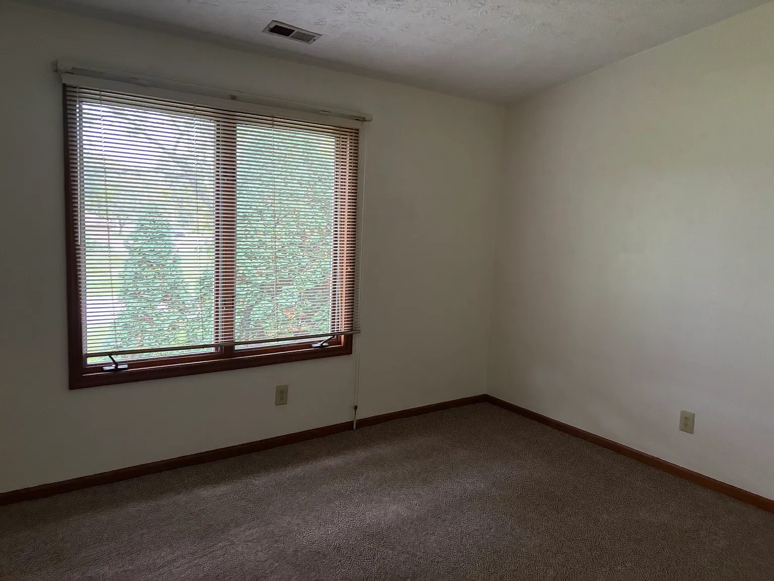 2 bed, 1200 sqft, $1,100 — Photo 1
