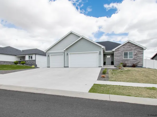 1005 Phipps Ave, Cheyenne, WY 82001