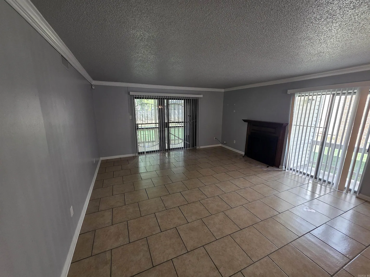 2 bed, 2.0 bath, 1029 sqft, $1,195 — Photo 4