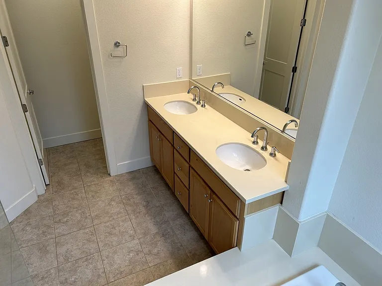 3904 Park Gardens Dr — Photo 31