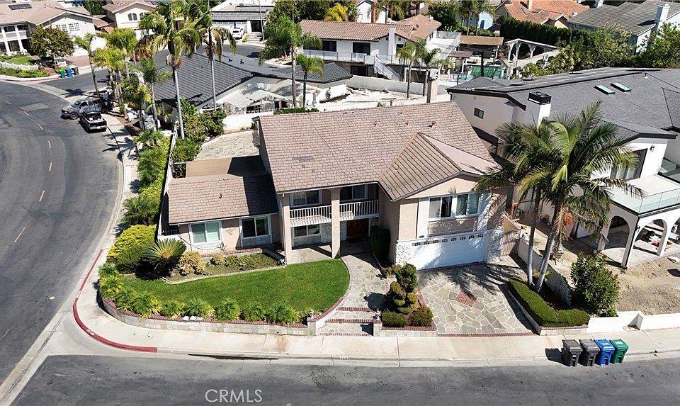 1st image of 720 Pepper Tree Ln