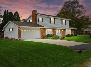 405 4 1/2 Mile Rd, Racine, WI 53402