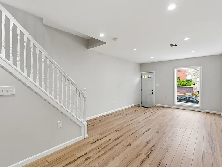 2427 Ashland Ave — Photo 17