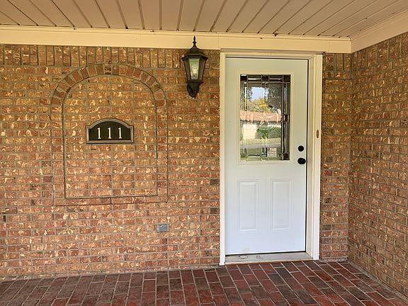 5th image of 111 Clover Dr