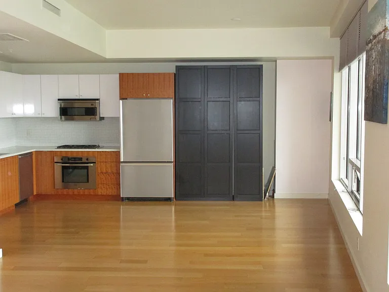 3570 S River Pkwy #305 — Photo 8