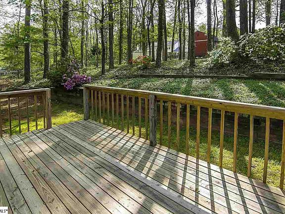 5th image of 103 Rainwood Dr
