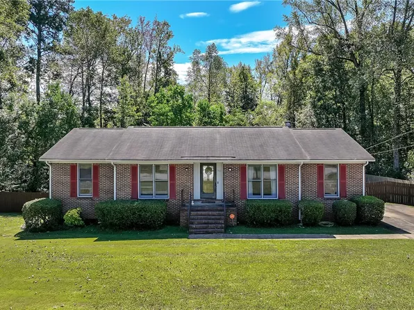 701 N Hills Dr, Opelika, AL 36801