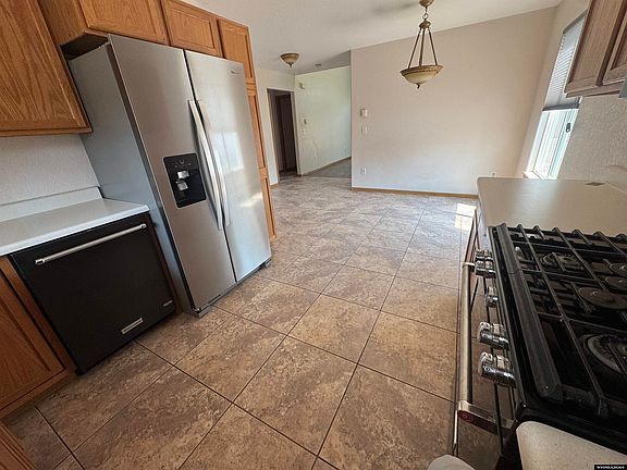3rd image of 360 N 9th St