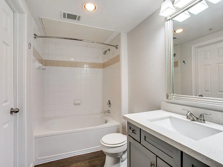 Oak Crest — Photo 6