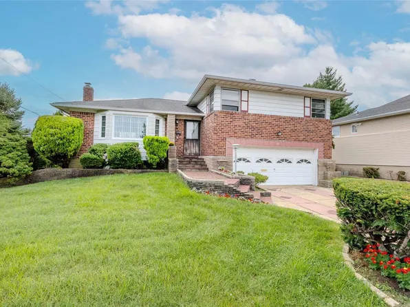 35 Hollywood Drive, Plainview, NY 11803